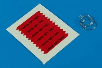 AB48029 Remove before Flight Fähnchen (IDF) mit schwarzer Schrift